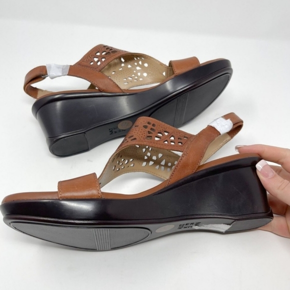 Naturalizer Cognac Brown Veda Wedge Sandals Women's Size 10 - Picture 4 of 11